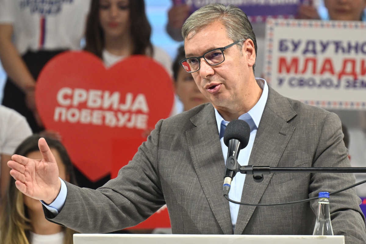 Vučić: Ne dam Srbiju najgorima; Politika van škola i van fakulteta, to je moje čvrsto obećanje