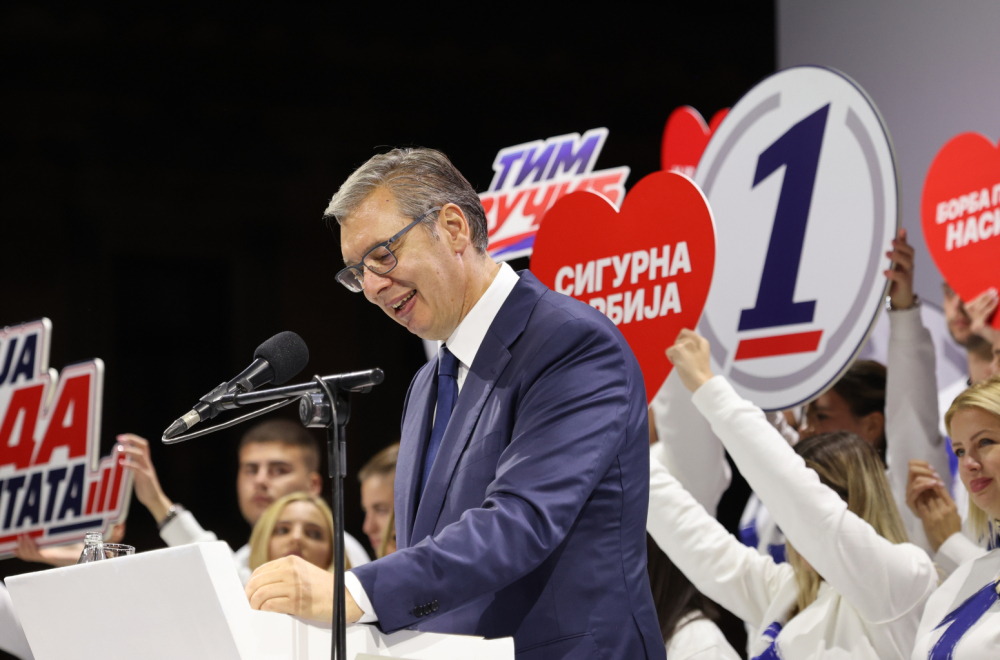 Vučić: "Uložićemo 6 milijardi za lečenje dece sa retkim bolestima"; "Besplatni zubari prvo za najstarije"