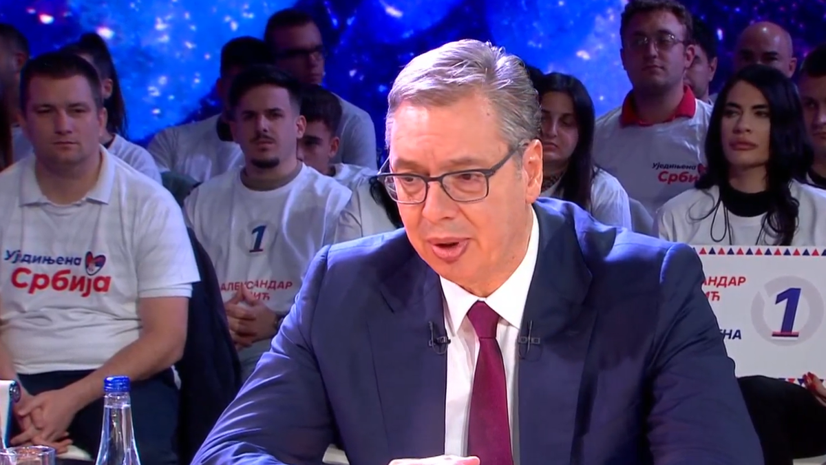 Vučić se obratio pred izbornu tišinu, kampanja završena uz "Ruzmarin"