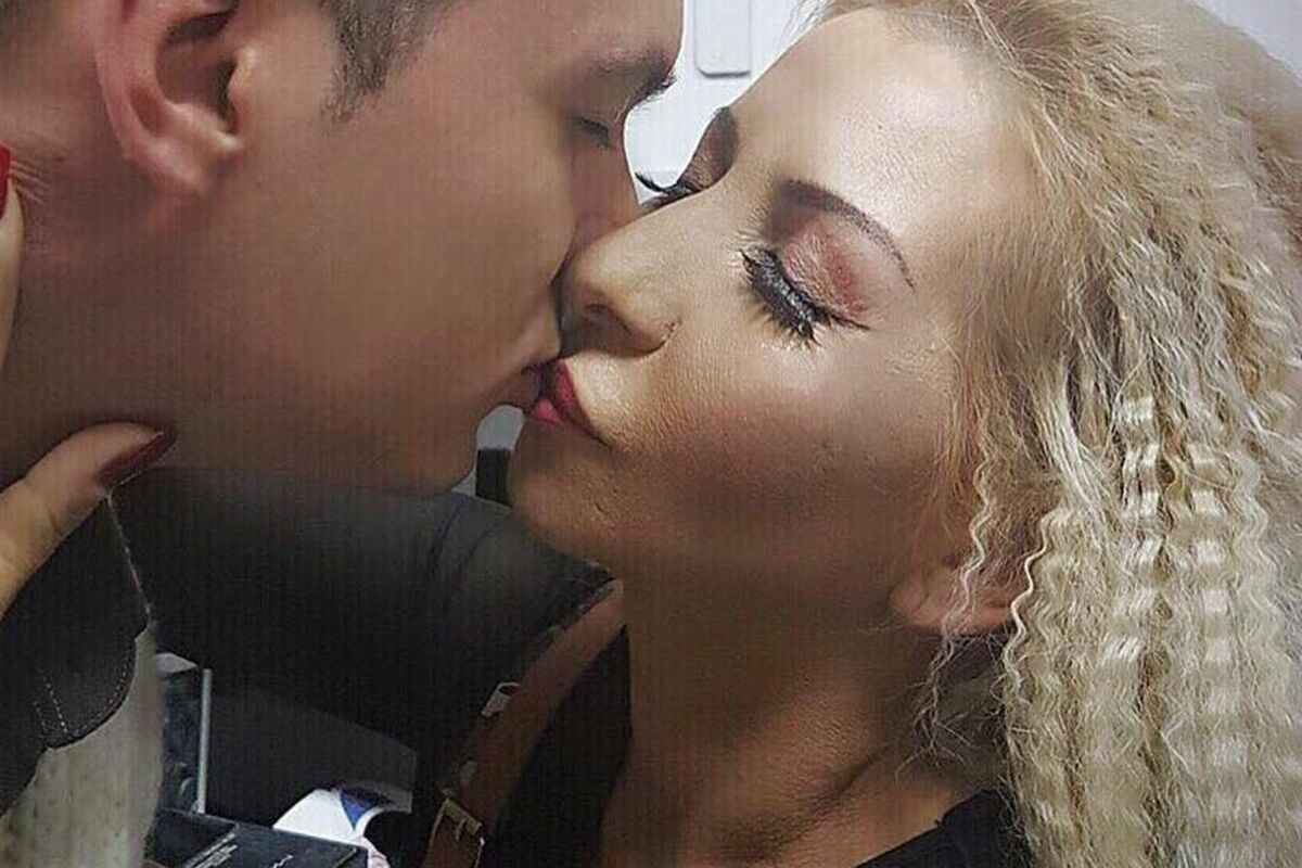 Blondi se viđala sa Mensurem