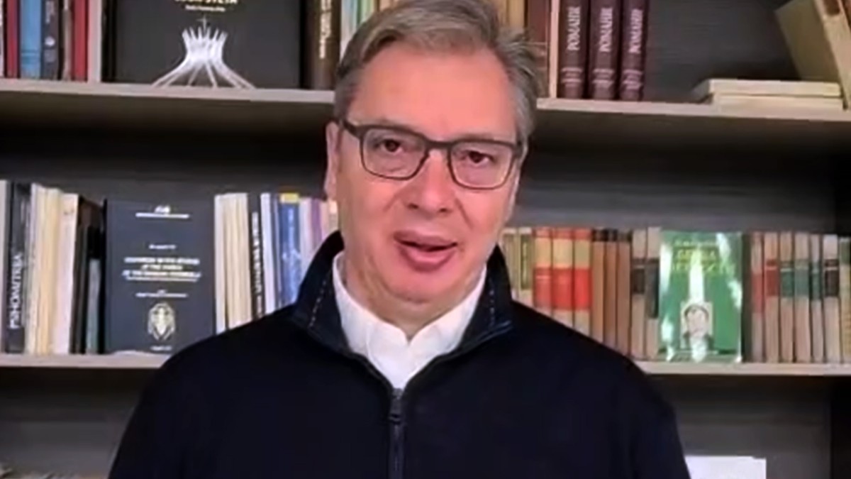 Vučić: Vidim kako ovi sa kojima sam radio i pet i deset i 15 godina se polako sklanjaju