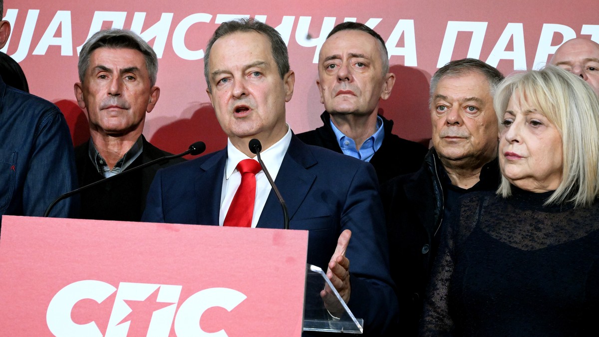 Samo jedna stvar može da spasi Ivicu Dačića i SPS