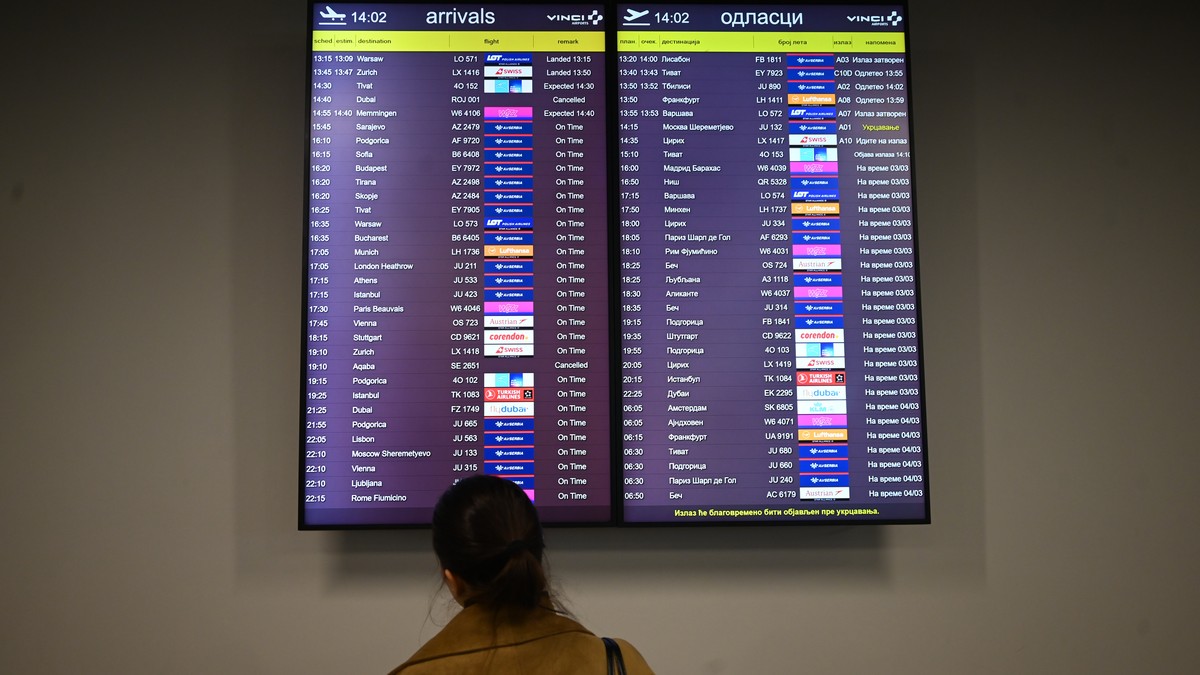 Pakao na aerodromima: Letovi kasne, Srbi povraćali i padali u nesvest od muke