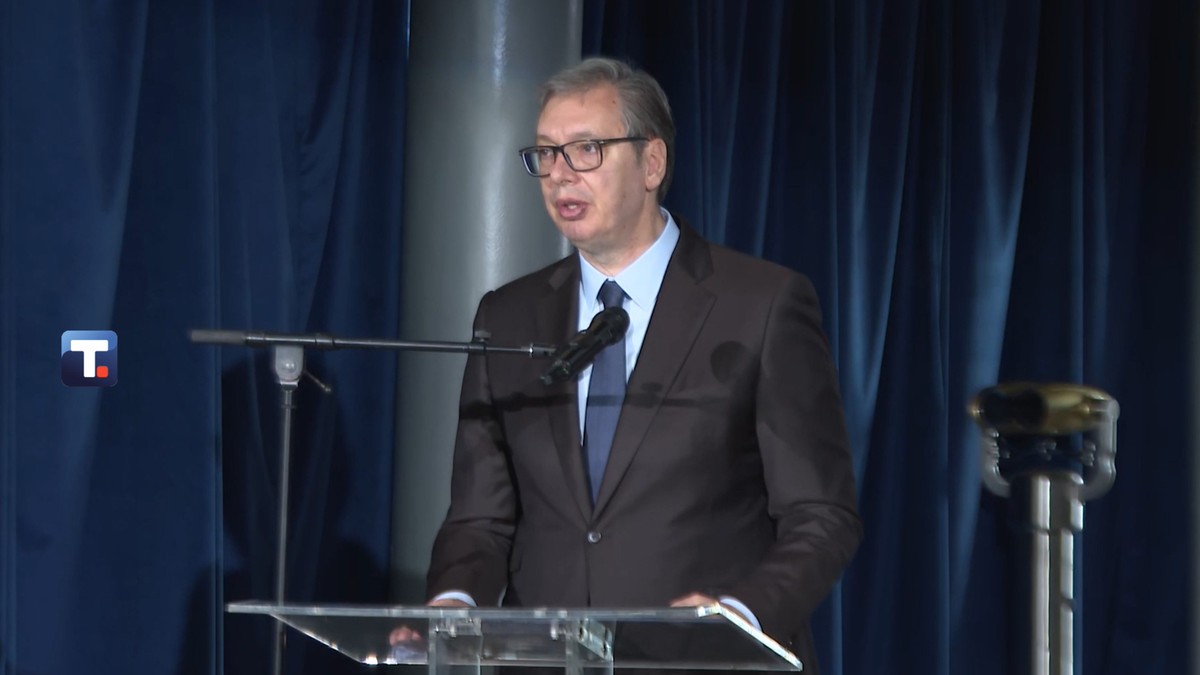 Aleksandar VučiĆ: Da su mene pitali, sam bih seo u buldožer