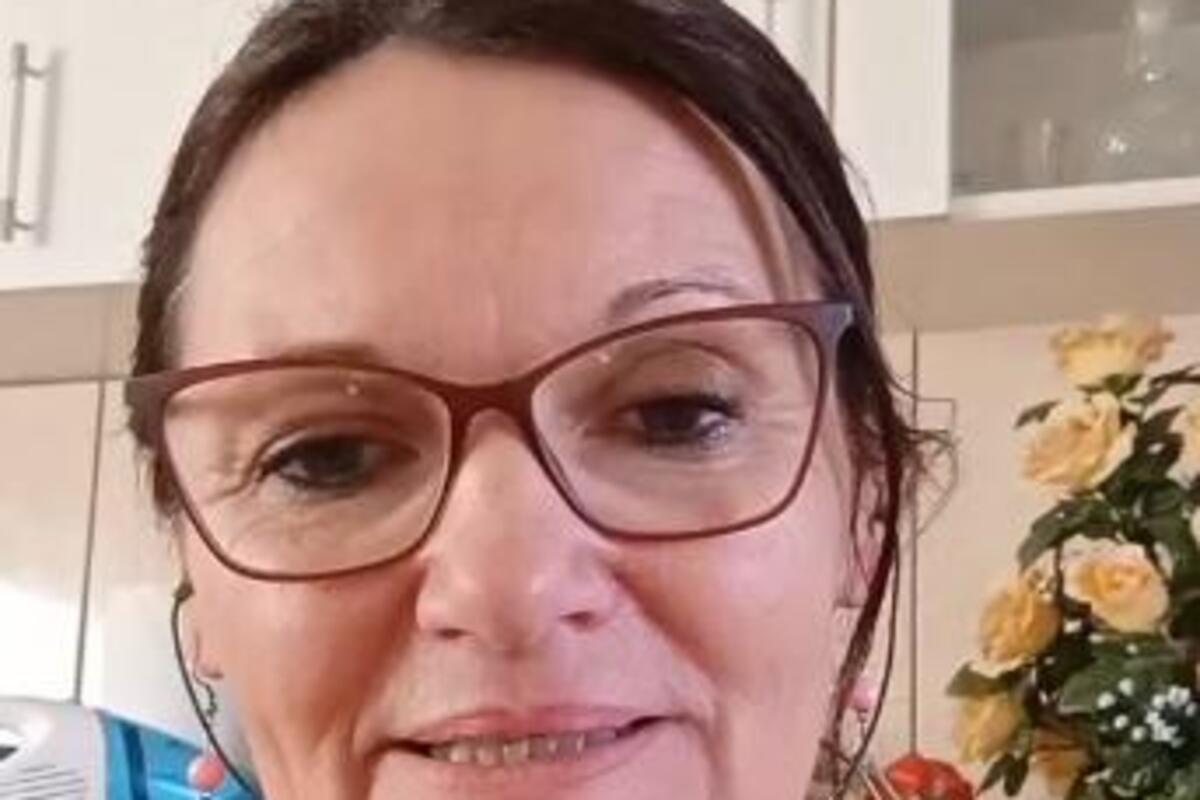 Jelenu majka htela da baci u Drinu
