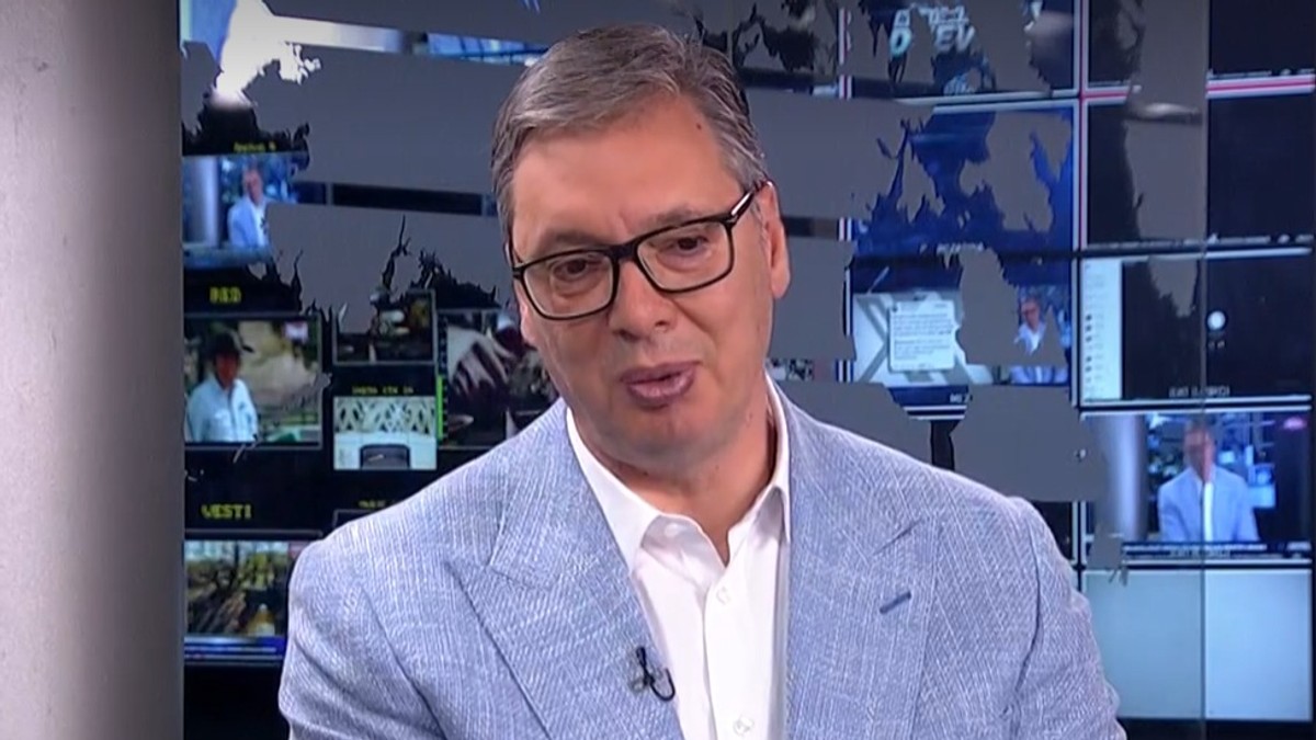 Vučić: Voleo bih da se neko drugi kandiduje za premijera