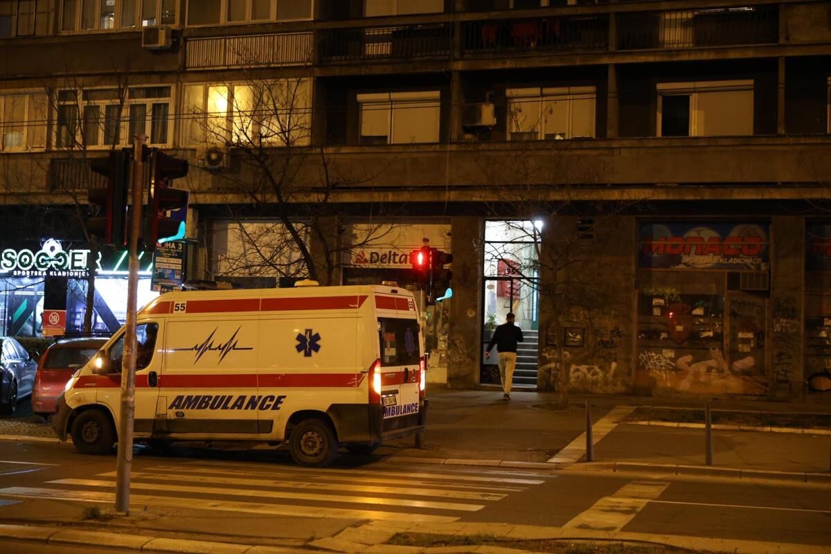 Devojka pala sa 6. sprata u centru Beograda