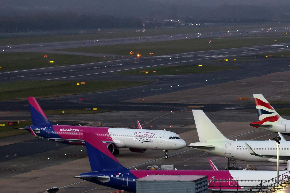 Putnici će morati da doplate avionske karte ako gorivo poskupi osam posto