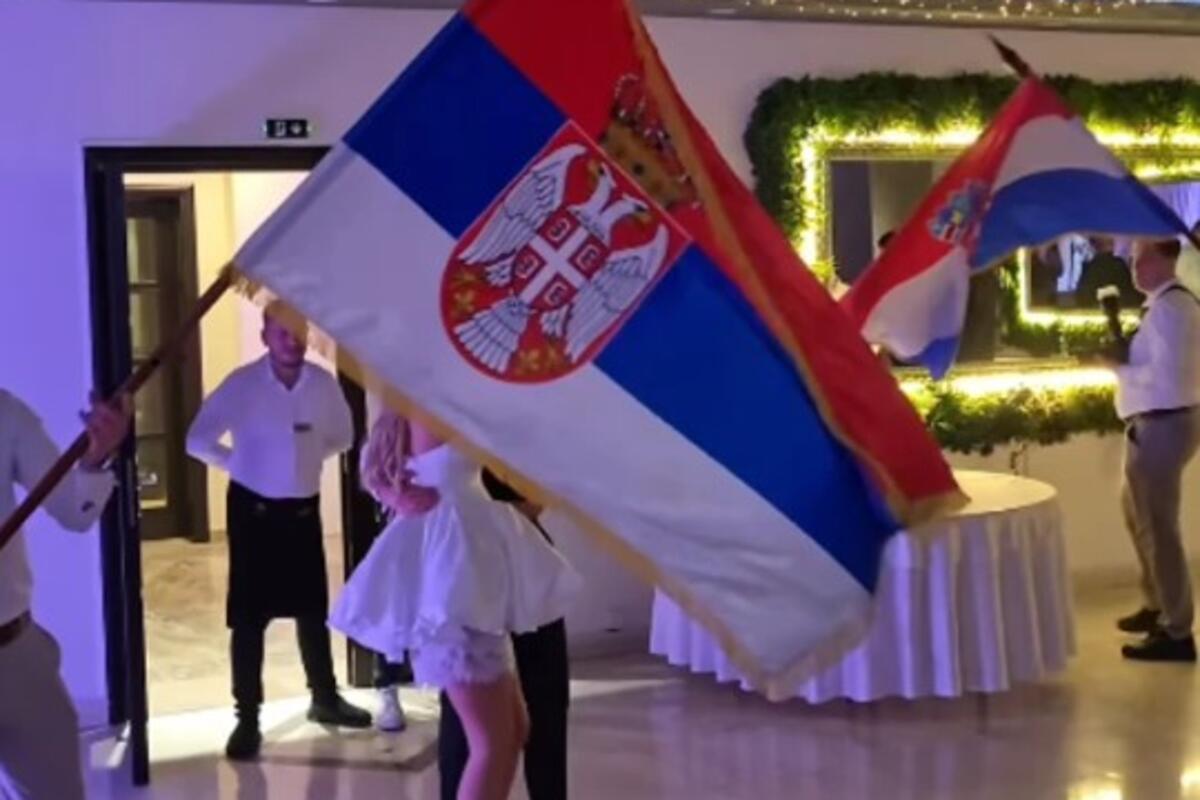 Srpska zastava se vijori na svadbi u Dubrovniku
