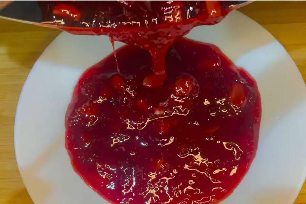 Recept za domaći preliv od jagoda za samo 2 minuta