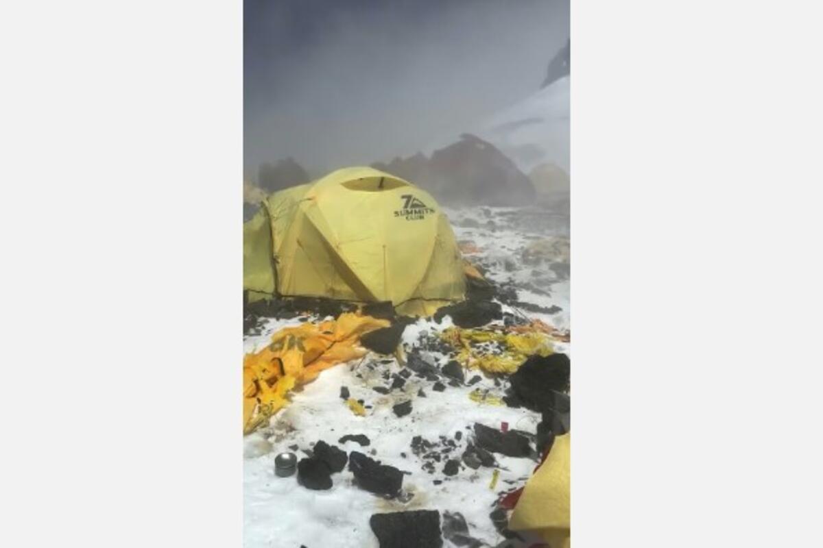 Najviši kamp na Everestu pretvoren u deponiju