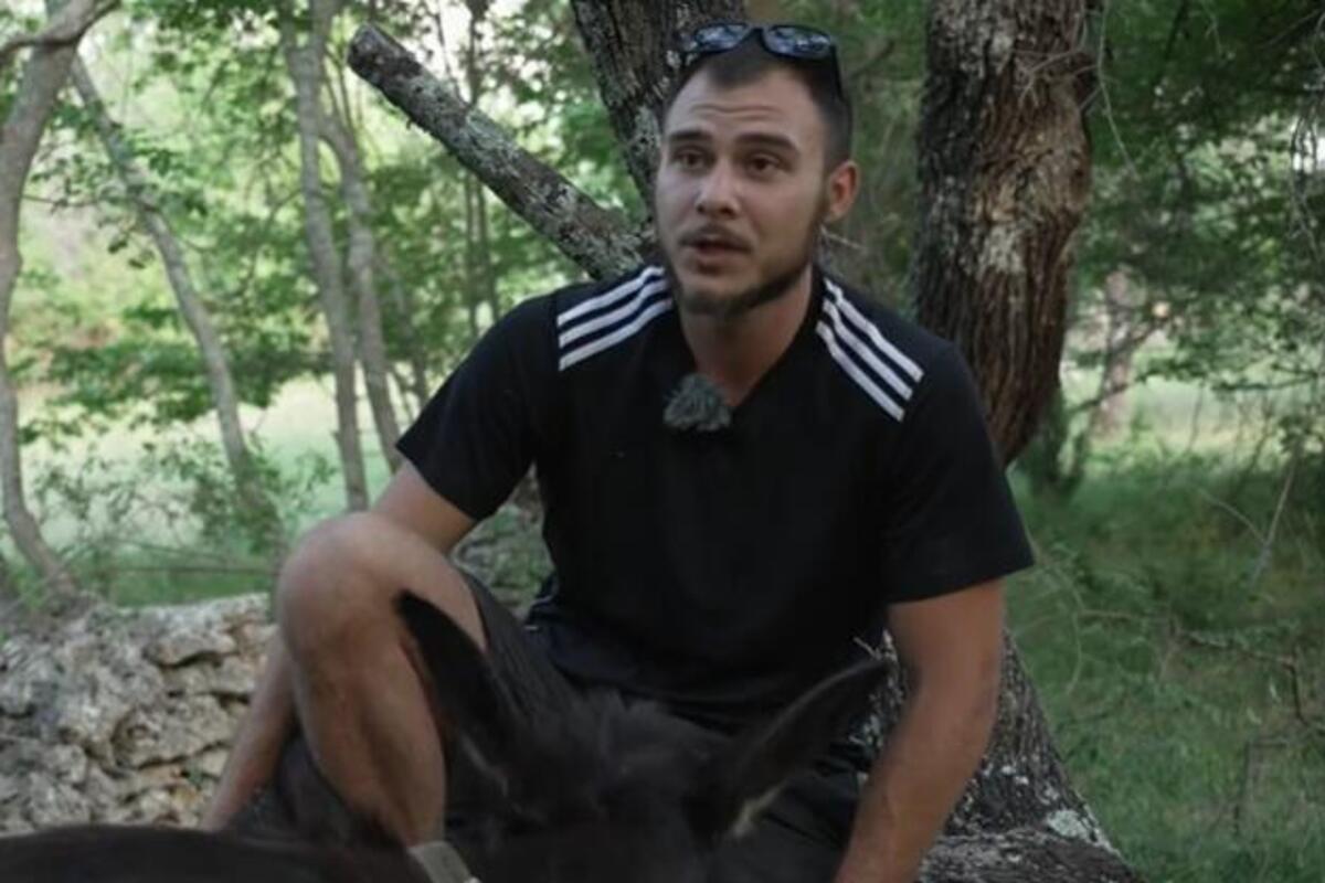Nikola (26) ostavio sve što je imao u Zemunu i otišao na dedovinu i to u selo u Hrvatskoj