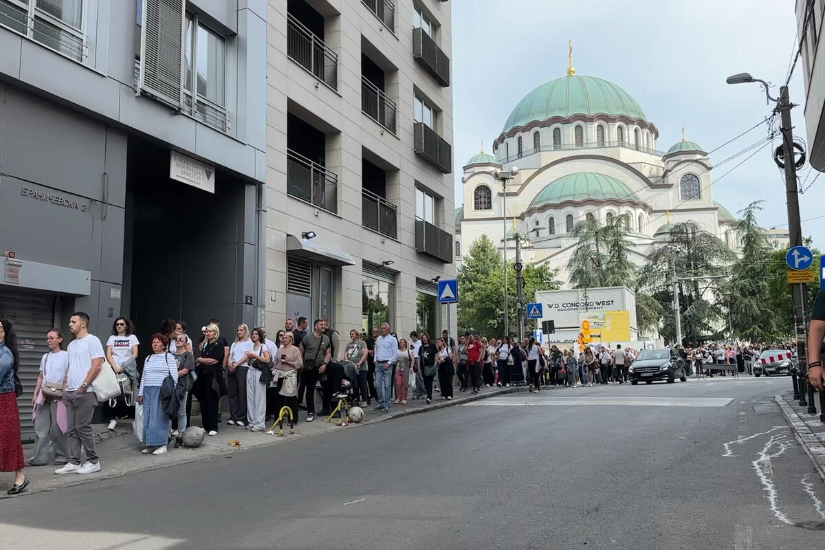 "Dečaci mogu uvek da vide Bogorodičin pojas, mi sad ili nikad"