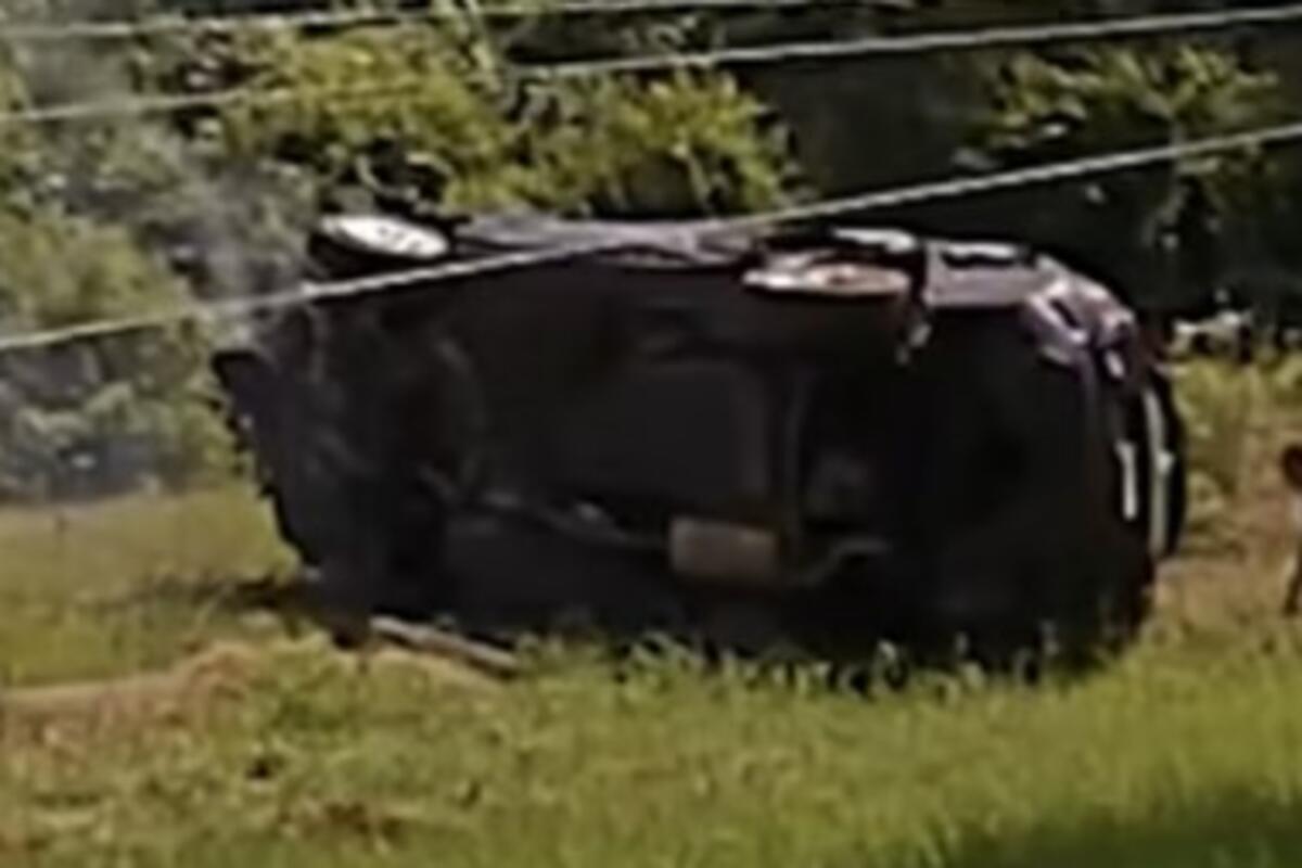 Beba ispala iz automobila tokom jezive potere