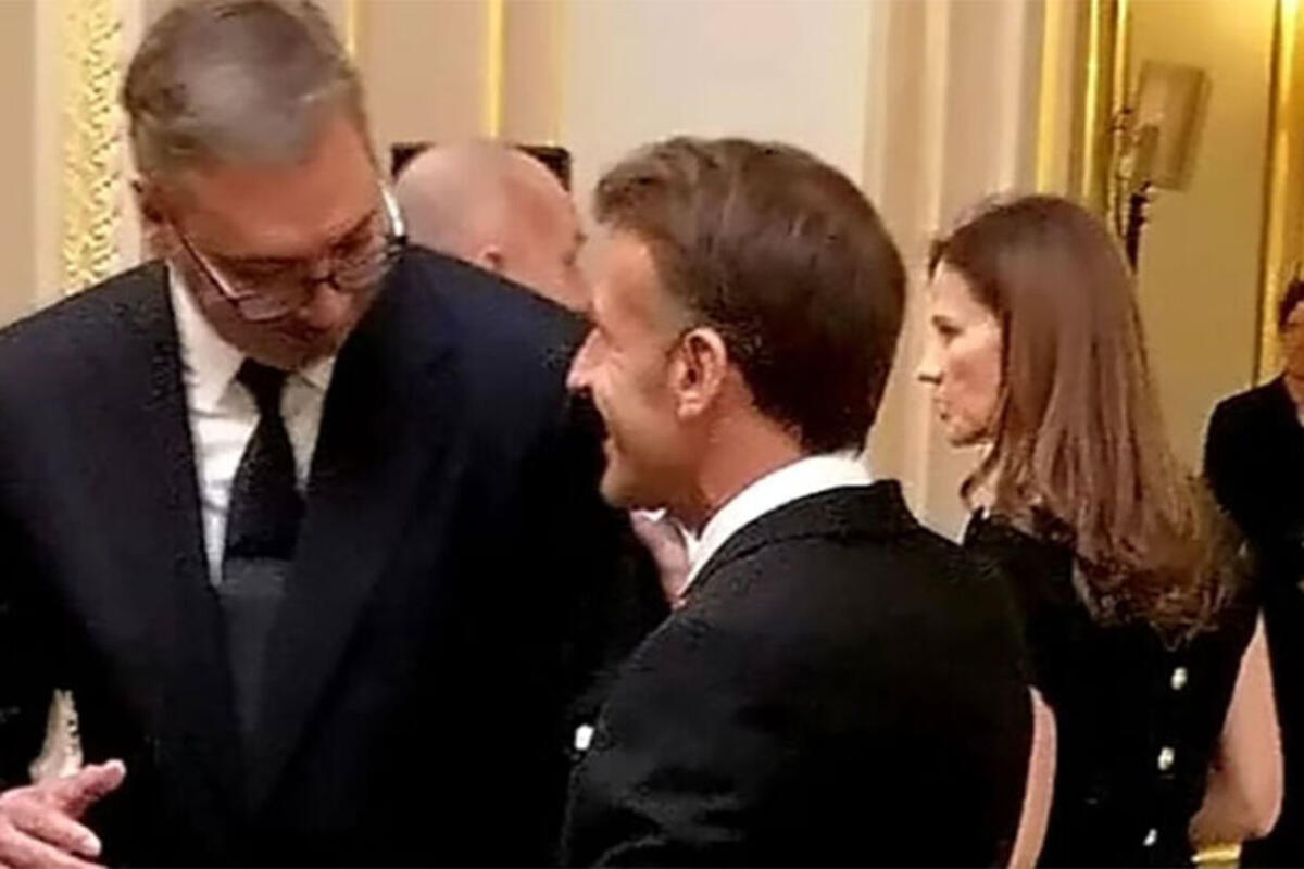 Oglasio se Vučić o susretu sa Makronom