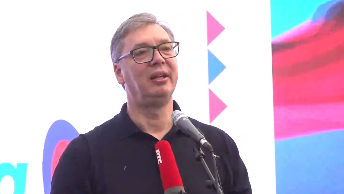 Vučić u Vladimirovcima: Gradimo brzu saobraćajnicu, razgovarao sam s predsednidom Rumunije
