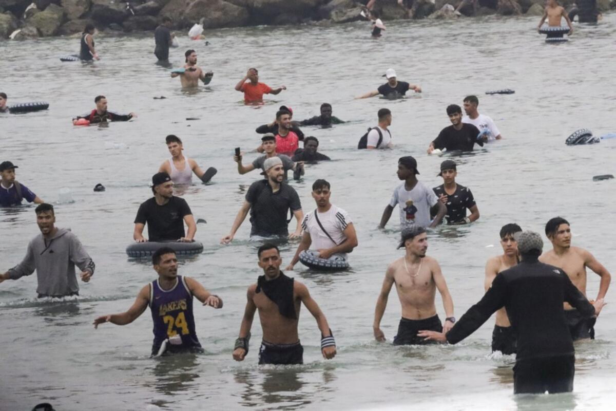 Više od 40.000 migranata upalo u Seutu?