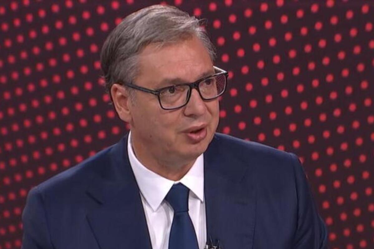 Vučić raspisao vanredne parlamentarne izbore