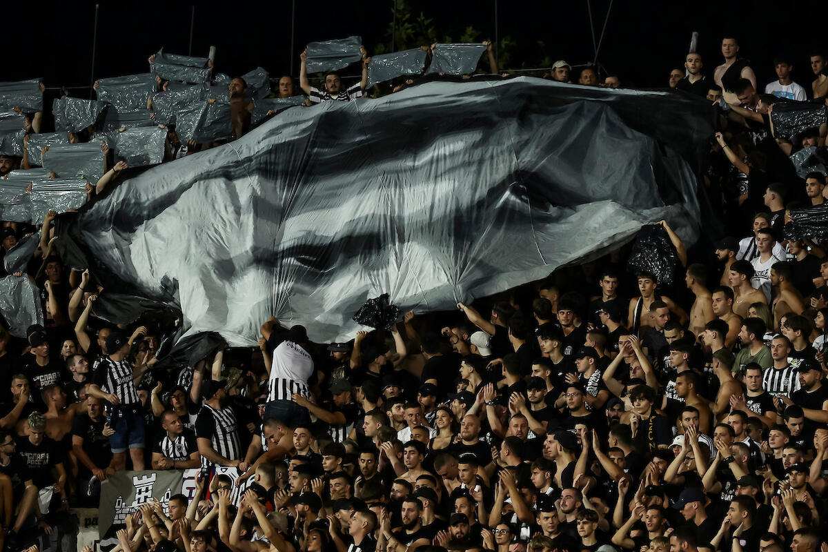 Grobari se poklonili fudbalerima Partizana posle bolne eliminacije!