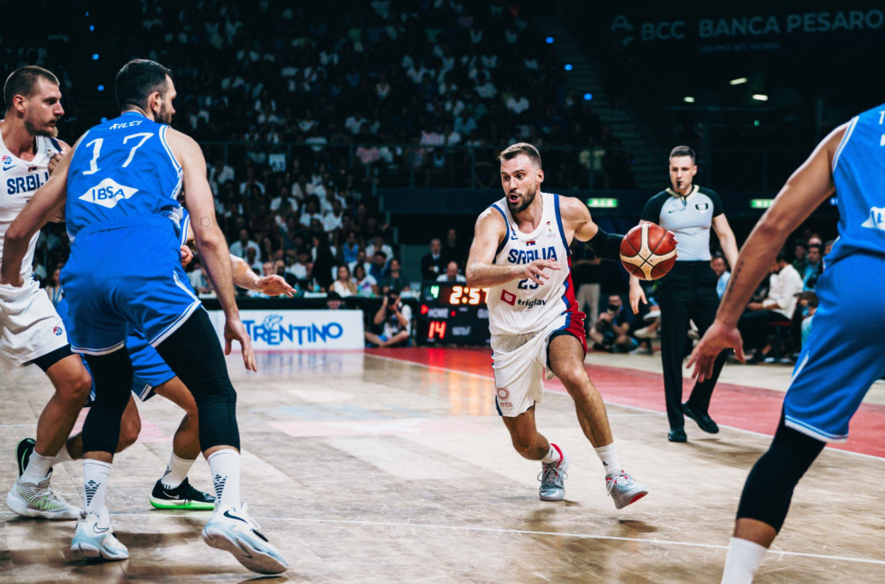 Srbija skinula prokletstvo: Gudurić i Avramović uništili Italiju!; Jokić i Alimpijević pohvalii sve  -  Srpska košarka  -  Košarka -  B92.sport - B92.net