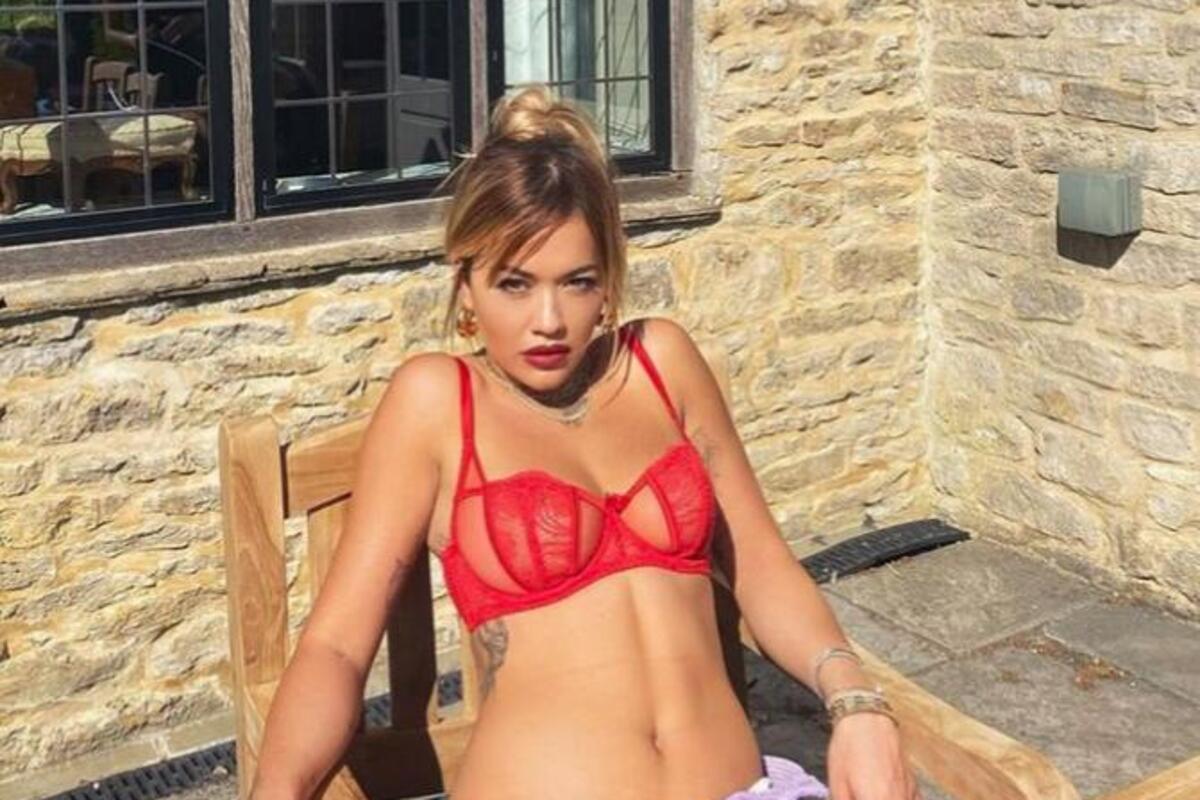 Albanka u minijaturnom bikiniju raspalila maštu
