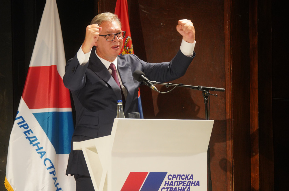 SNS kandidovao Vučića za premijera Srbije; Vučić: "Ovo je ogromna čast"; Orilo se "Aco, Srbine" i "pobeda"