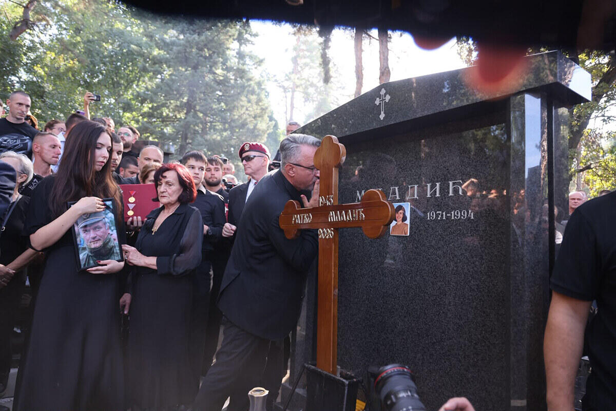 Ratko Mladić sahranjen pored ćerke Ane