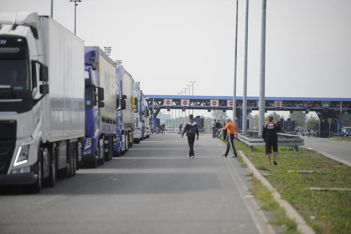 Odlaže se blokada granica Srbije