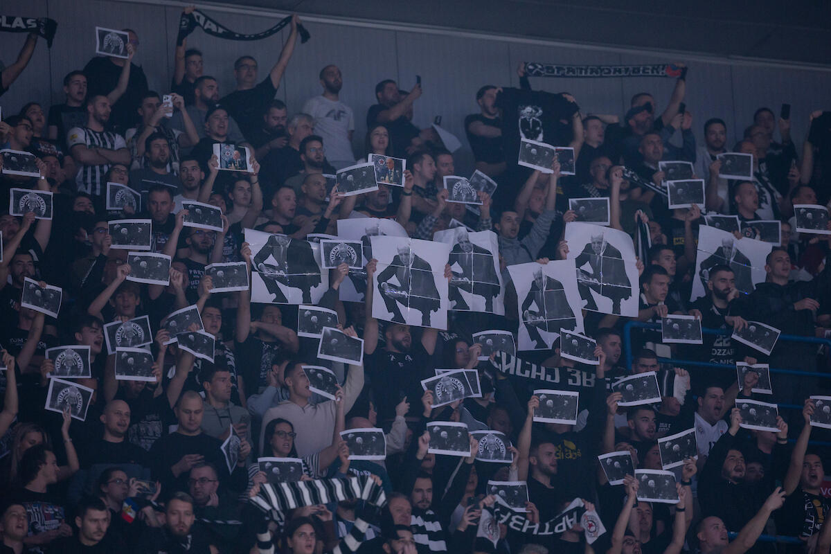 Partizan bez navijača protiv Mege